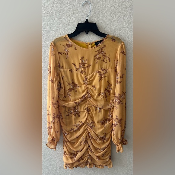 Vici Collection Floral Ruched Long Sleeve Minidress In Mustard Size Medium - Picture 4 of 10